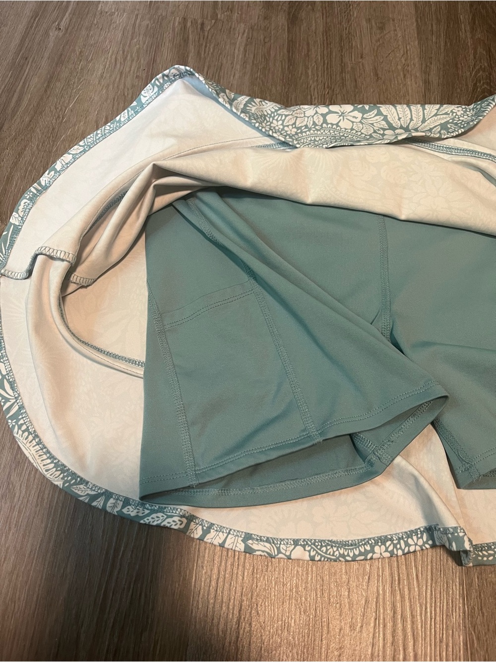 Tommy Bahama Floral Golf and Tennis Skort NWOT - Picture 7 of 9
